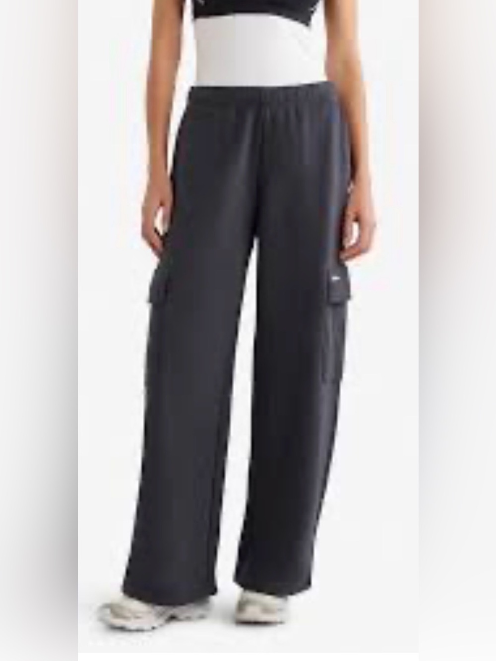 NWT-Roots Black Cargo Sweatpants with Side Flap Pockets small